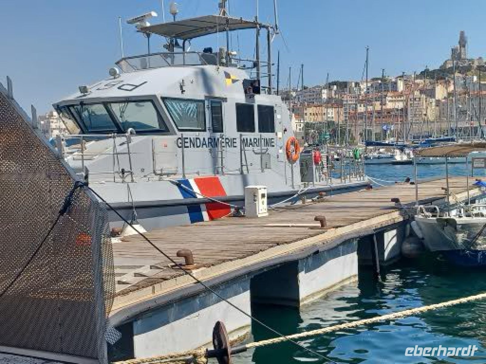 Marseille-Yachthafen mit Marineboote
