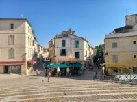 Arles - Blick in die Altstadtgassen vom Amphitheater