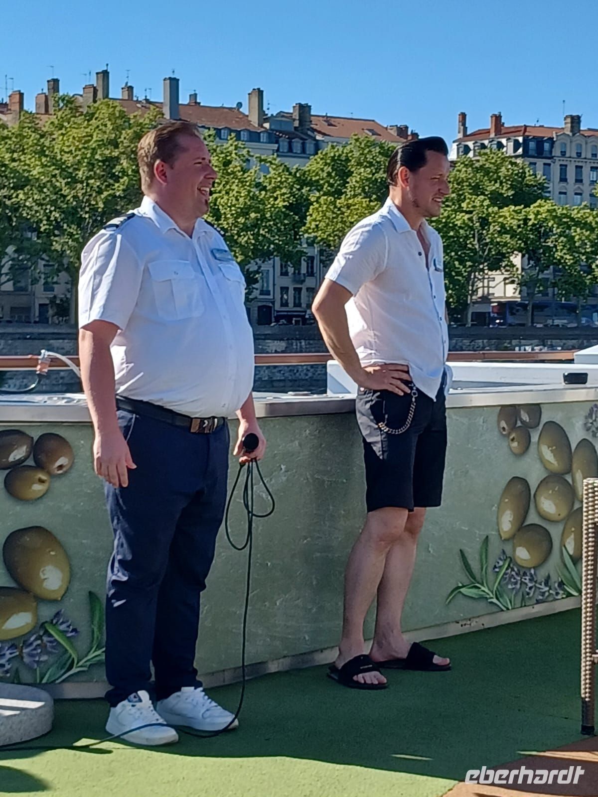 Ausflugsmanager, Alexander,u. DJ.Stephan übernehmen die Livemoderation der Passage durch Lyon