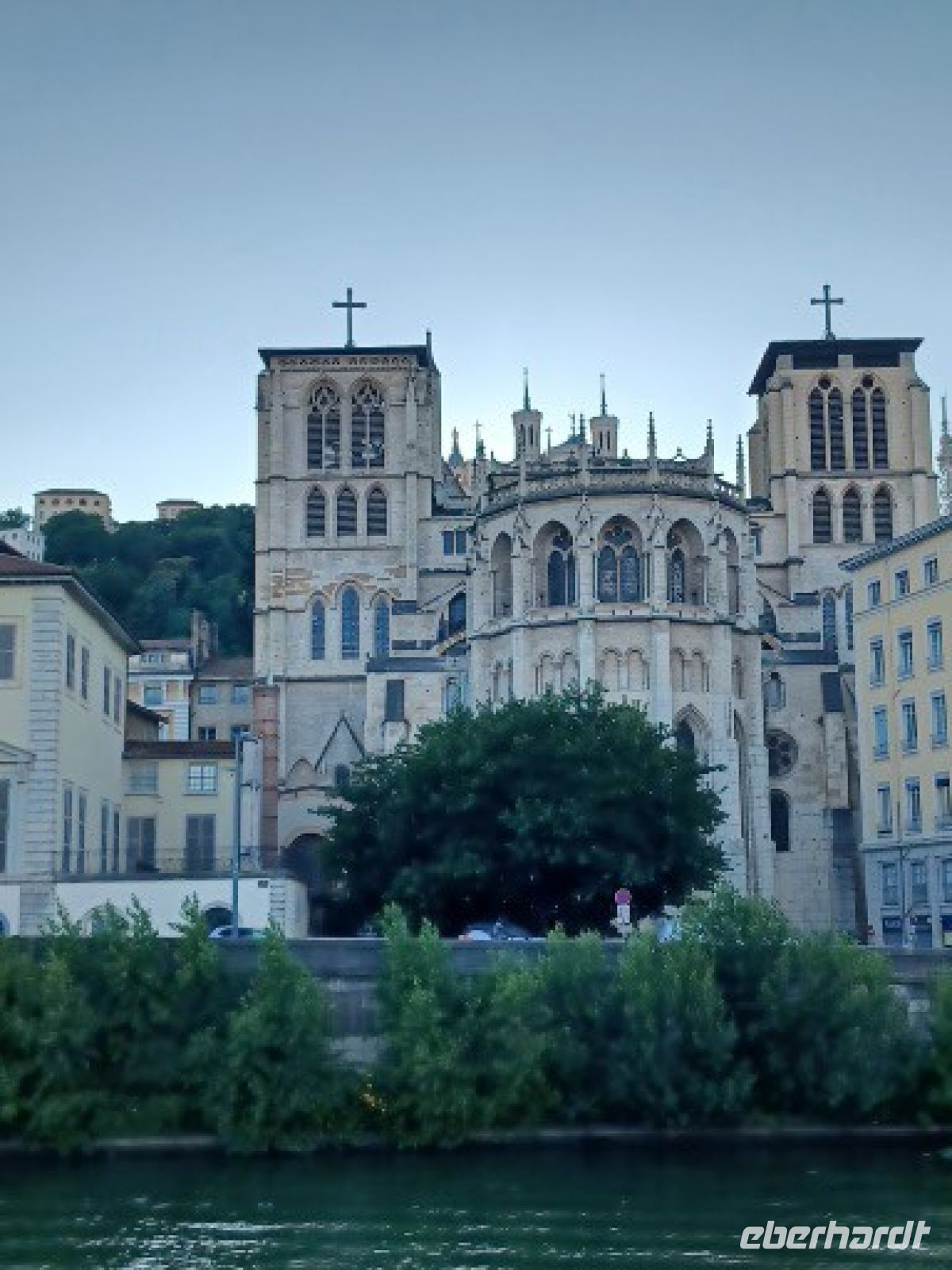 Lyon - zwei Kirchen übereinander: Kathedrale des hlg. Johannes, darüber  Notre-Dame