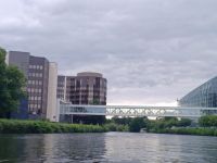 Straßburg -Europaviertel -Brückenverbindung zum alten u. neuen Europaparlament