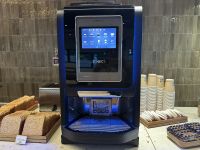 Frühstücksbüffet im Hotel Paxton - Kaffeeautomat