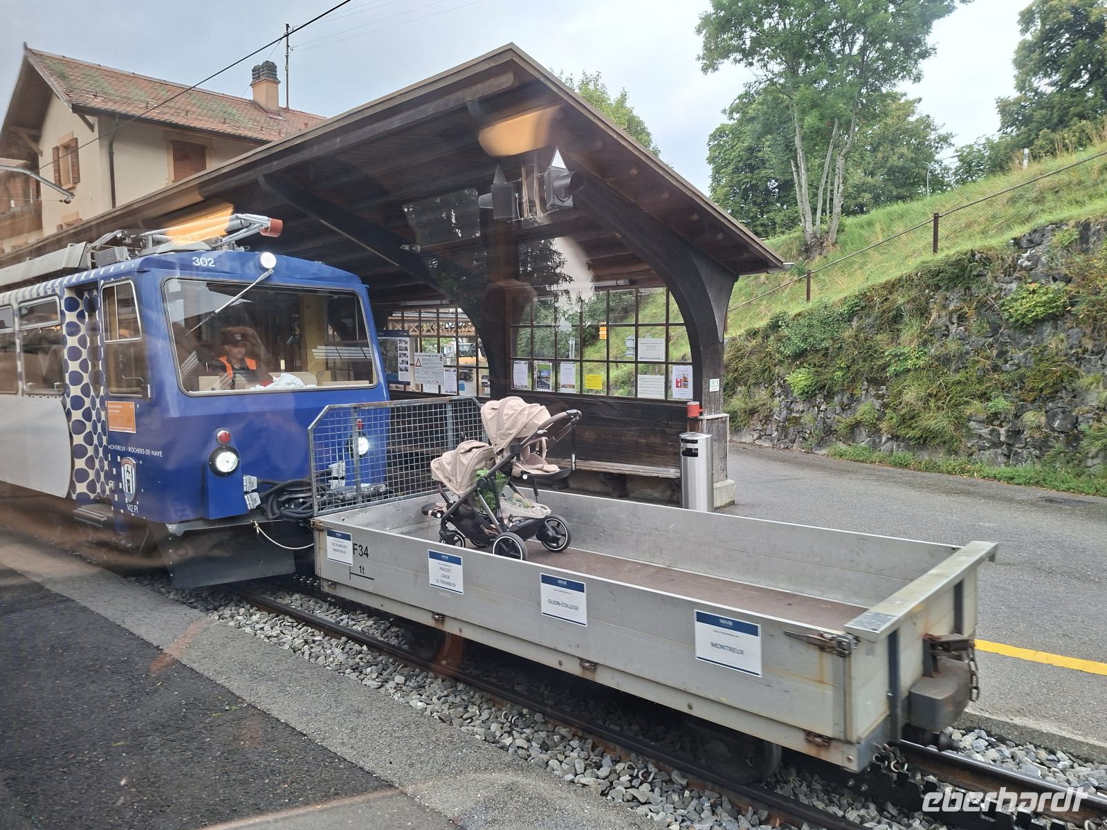 Zahnradbahn zum Rochers-de Naye mit Lastenschub