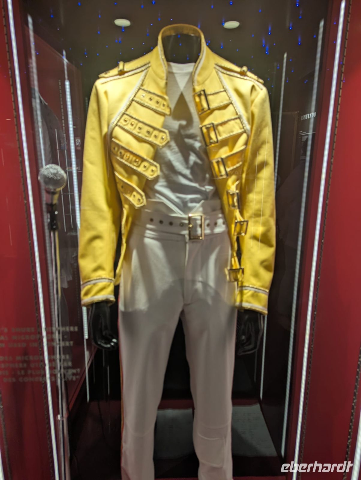 Freddies Auftrittskleidung