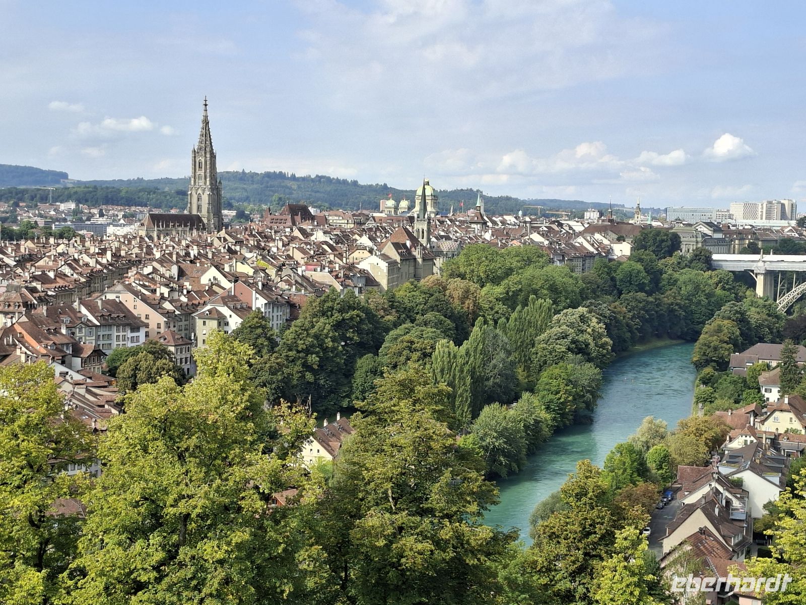 Die Are umspannt Bern