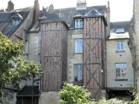 Alte Häuser mir Treppenaufgang in Tours 