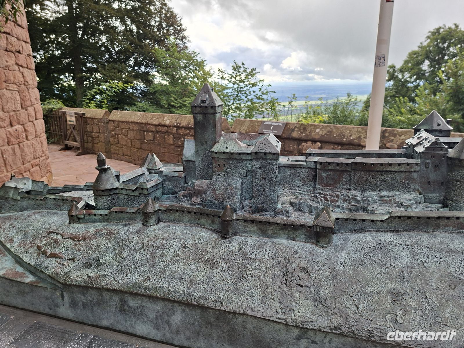 Hohkönigsburg - Modell mit Blick ins Rheintal