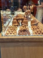 Bäckerei im Elsass -ein Gugelhupf darf nicht fehlen