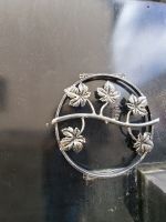 Eguisheim -Weinblättersymbole als Türverzierung an den Toren