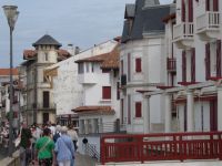 Häuser mit Schutz vor den Wellen in St.Jean de Luz 