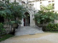 Eingang zum Schloss Abbadia 