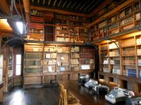 In der  Bibliothek des Schlosses