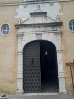 Eingangsportal zu Renaissancepalast in Pau