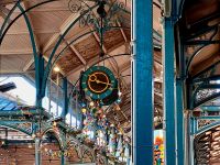 In der Markthalle von Dijon