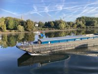 reger Warenverkehr auf der Seine