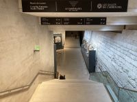 ....unterhalb des Louvres