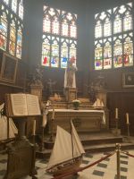 Rundreise Normandie und Bretagne: Der Hochaltar der Holzkirche St. Catharine in Honfleur