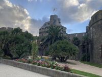 Rundreise Normandie und Bretagne: Das Stadttor von St. Malo