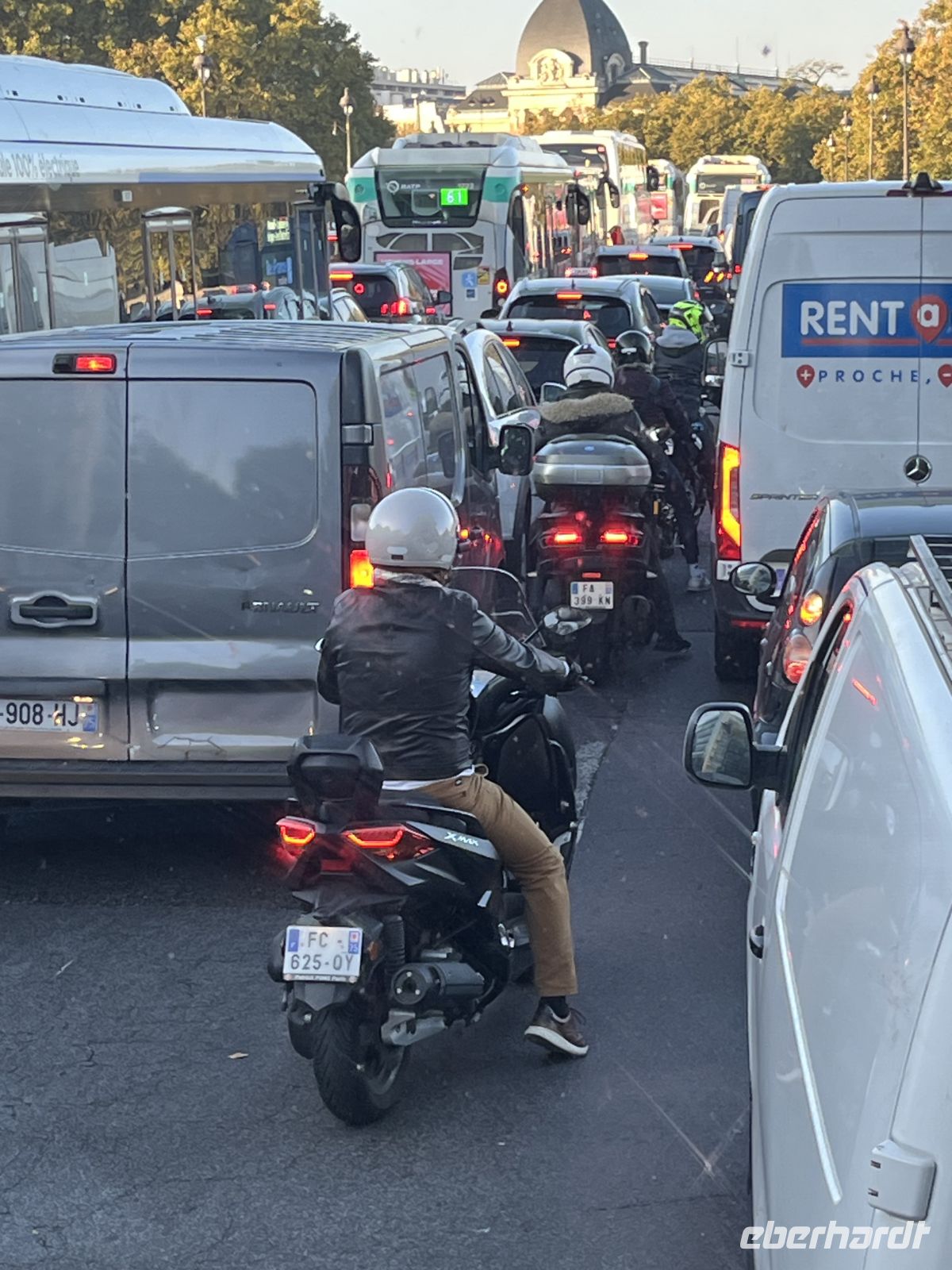 Straßenverkehr - der blanke Wahnsinn