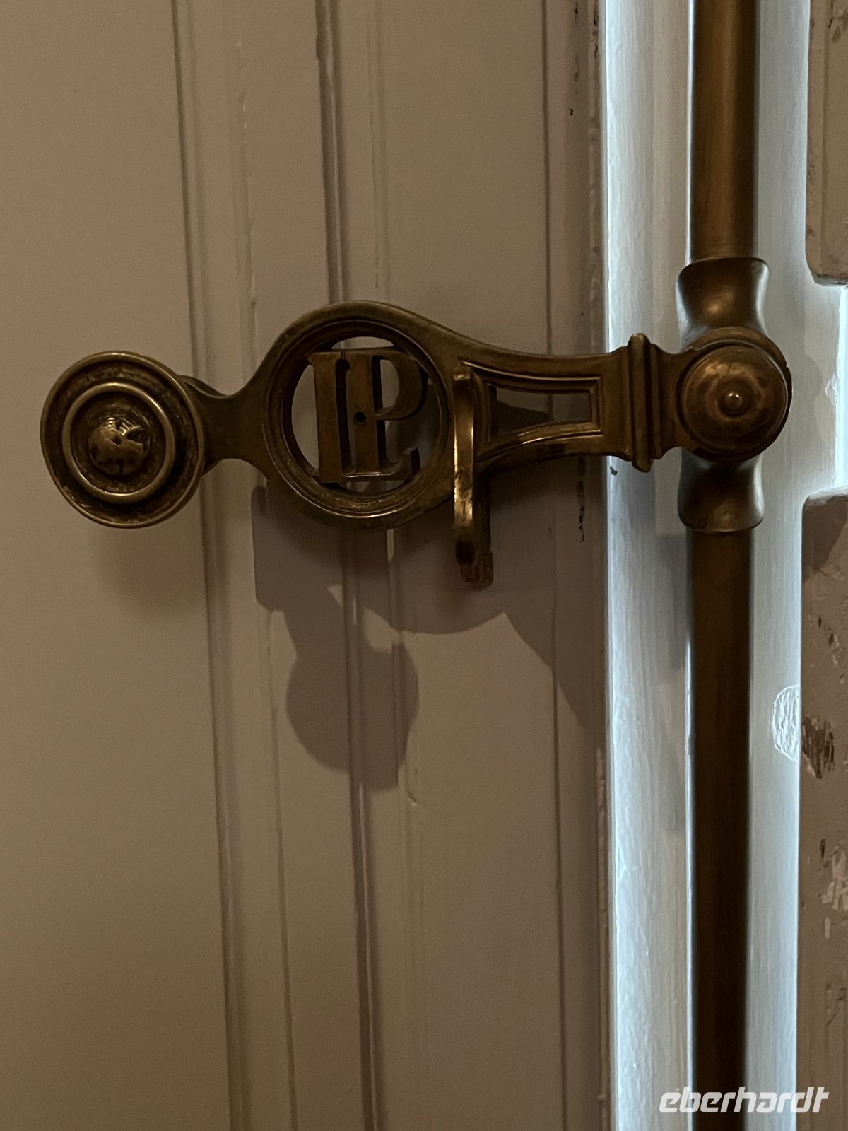 Schloss Versailles           Tür-bzw. Fensterverriegelung