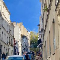 Rue Tholozé mit Windmühle