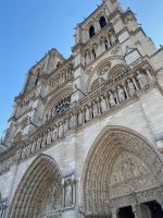 die imposante Westfassade