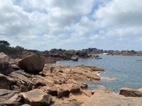 Rote Felsen und verstecktes Schloss