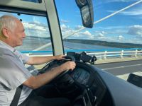 Peter fährt uns über die Baie de la Seine