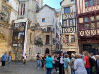 Große Uhr und Belfried