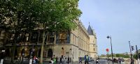 Blick zur Tour d'Horloge mit Uhr an der Conciergerie Paris  &ndash; &copy; Gina Egenolf (Eberhardt TRAVEL)