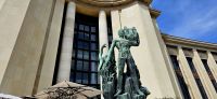 Vor dem Architekturmuseum am Trocadero Paris  &ndash; &copy; Gina Egenolf (Eberhardt TRAVEL)