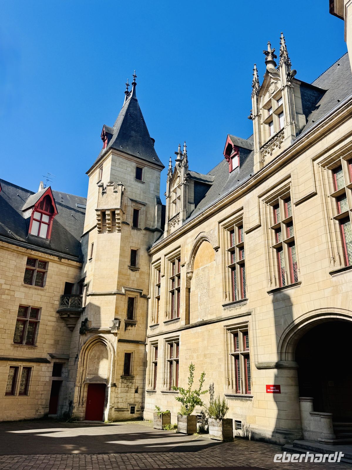 4. Tag - Forney Bibliothek &ndash; &copy;  (Eberhardt TRAVEL)