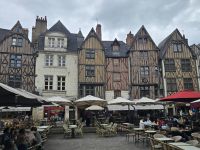 2026-05_Loire_Rad: Tours - Place Plumerau &ndash; &copy; Dieter Braune (Eberhardt TRAVEL)