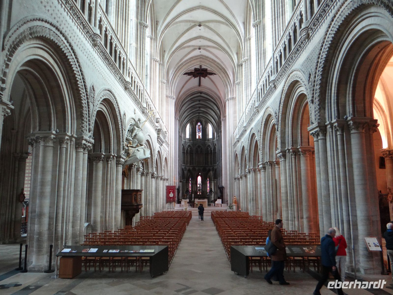 Bayeux, Kathedrale Nôtre-Dame, das Mittelschiff &ndash; &copy;  (Eberhardt TRAVEL)