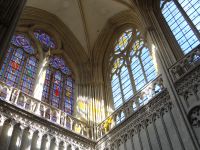 Bayeux, Kathedrale Nôtre-Dame, das Querhaus mit viel Licht &ndash; &copy; Vivian Kreft (Eberhardt TRAVEL)
