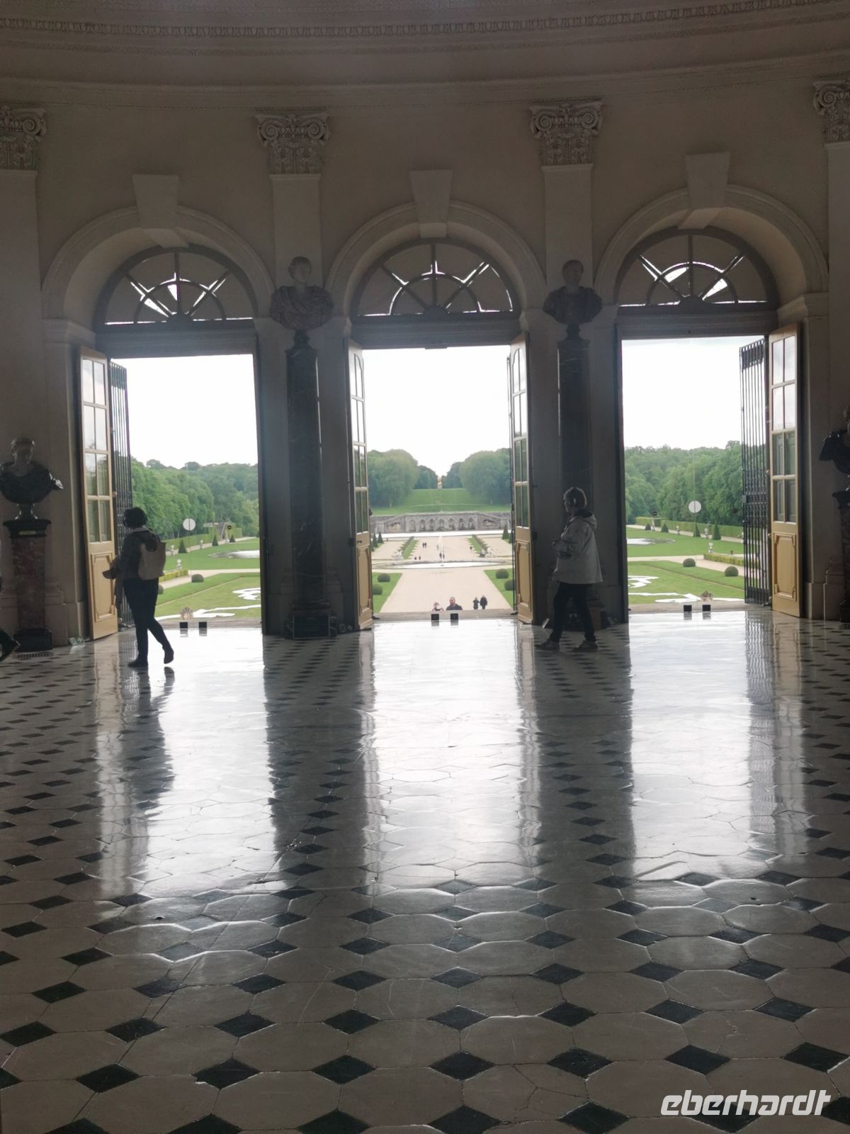 Vaux-le Vicomte, Blick vom Festsaal in den Garten &ndash; &copy;  (Eberhardt TRAVEL)