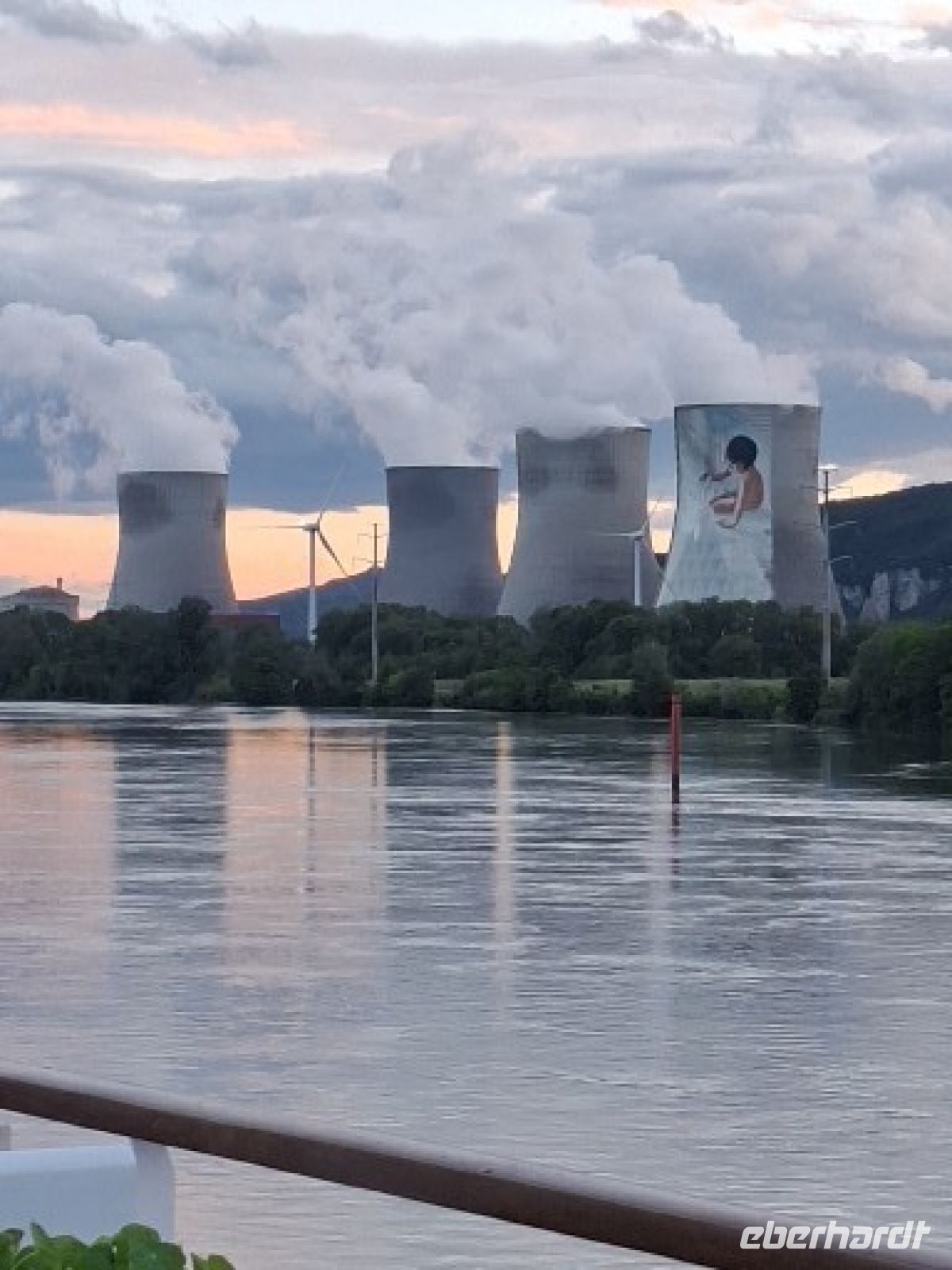 Kernkraftwerk Cruas im Département Ardèche &ndash; &copy;  (Eberhardt TRAVEL)