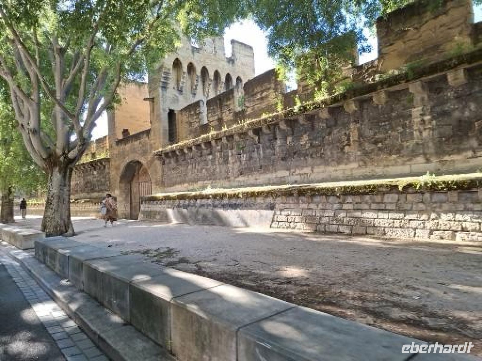 eines der vier Haupttore der Stadtbefestigung von Avignon &ndash; &copy;  (Eberhardt TRAVEL)