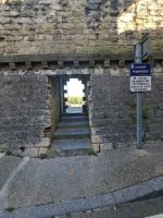 ein mittelalterlicher Fußdurchgang zur Rhone in der Altstadt Avignon &ndash; &copy; Ute Solf (Eberhardt TRAVEL)