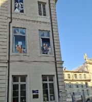 Bemalung auf zugemauerten Fenstern in der Altstadt &ndash; &copy; Ute Solf (Eberhardt TRAVEL)