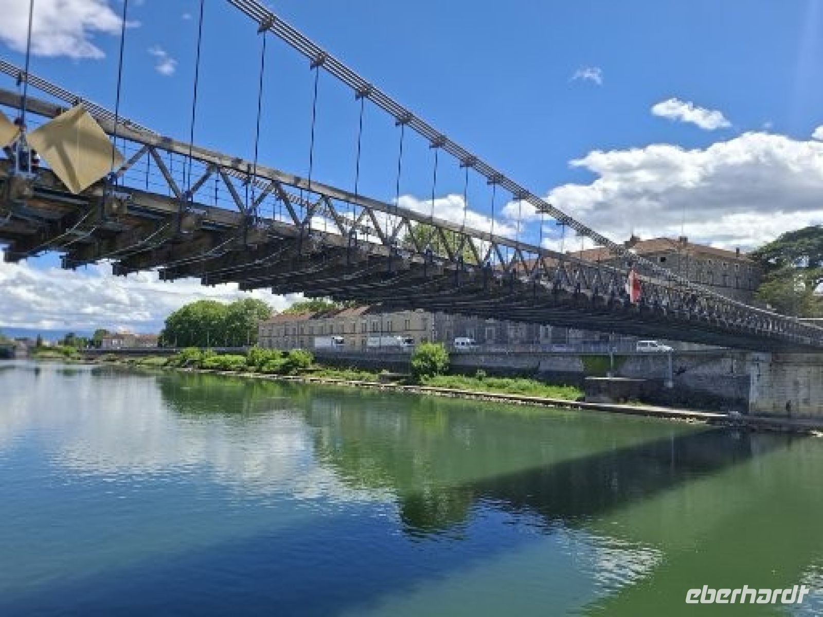 Fußgängerbrücke &ndash; &copy;  (Eberhardt TRAVEL)