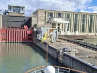 Schleuse Bourg -lès-Valence  mit Kraftwerk &ndash; &copy; Ute Solf (Eberhardt TRAVEL)