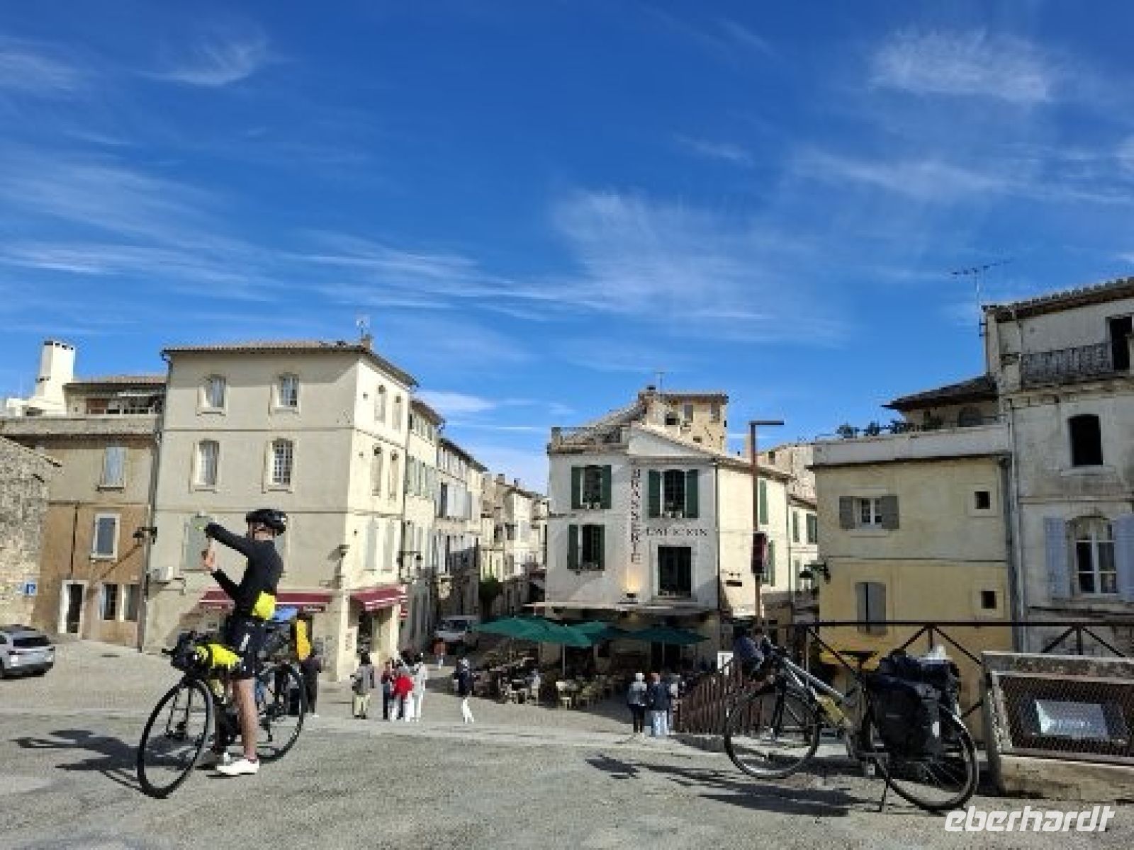 Zufahrt vom Rhoneradweg in die Altstadt Arles &ndash; &copy;  (Eberhardt TRAVEL)