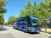 unser Bus hält in Lyon am Quai -die Gäste sind bereits auf dem Schiff &ndash; &copy; Ute Solf (Eberhardt TRAVEL)