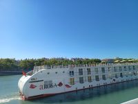 das AROSA Schwesternschiff legt in Lyon ab &ndash; &copy; Ute Solf (Eberhardt TRAVEL)