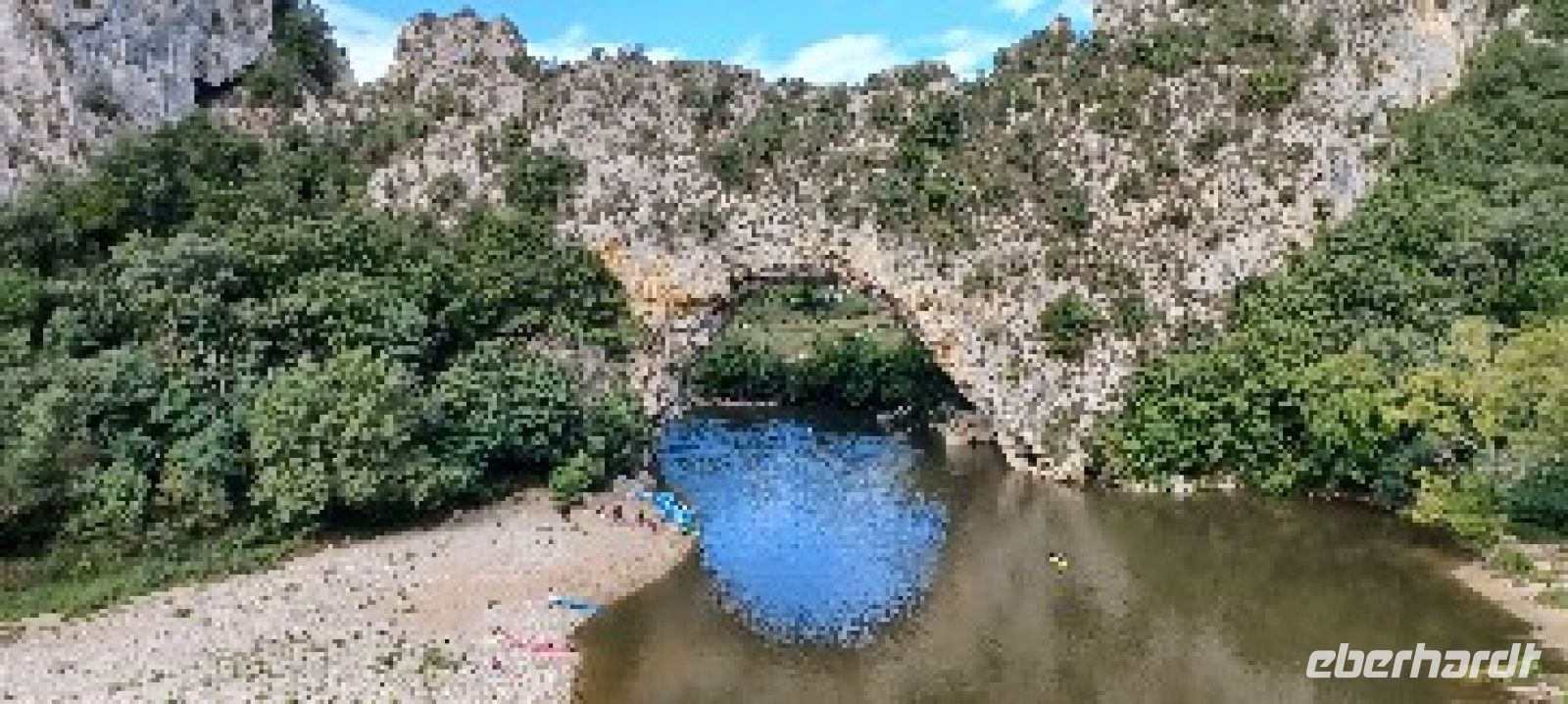 der Naturbogen Pont d'Arc im Gebiet der Ardèche &ndash; &copy;  (Eberhardt TRAVEL)