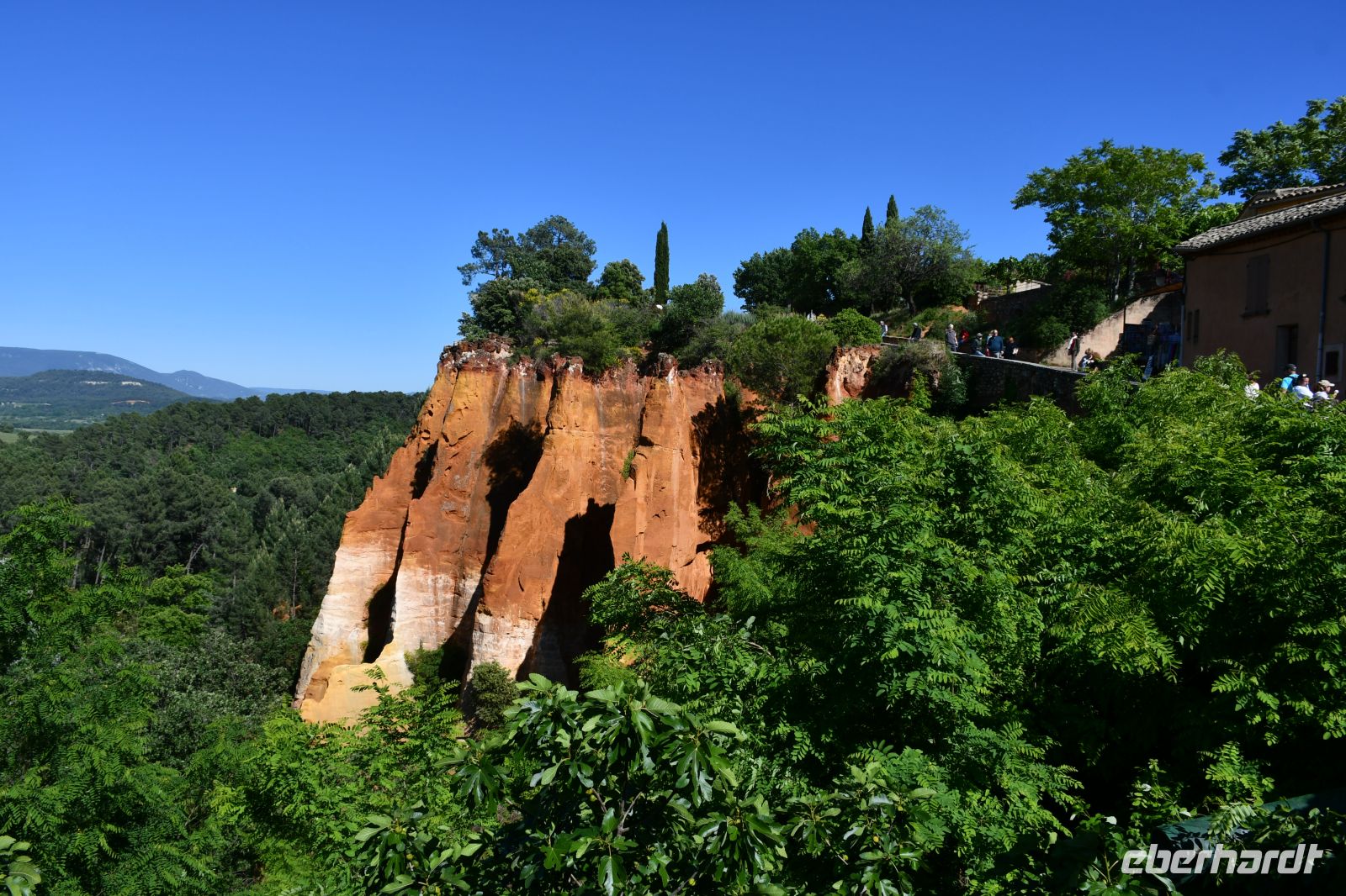 Ockerfelsen in Roussillon  &ndash; &copy;  (Eberhardt TRAVEL)