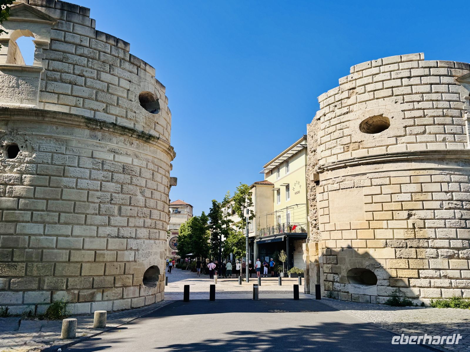 7. Tag - Porte de la Cavalerie, Arles &ndash; &copy;  (Eberhardt TRAVEL)