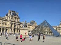 2026_05-PARIS: Am Louvre &ndash; &copy; Dieter Braune (Eberhardt TRAVEL)