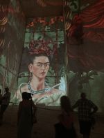 Rundreise Provence - Lichtershow mit den Bildern von Frida Kahlo &ndash; &copy; Ekkehard Villing (Eberhardt TRAVEL)